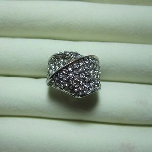 Faux multi- diamond ring